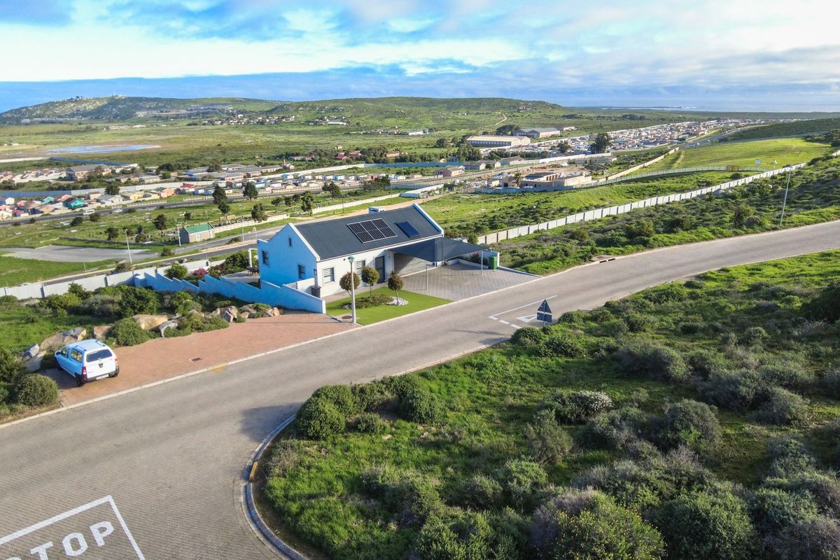 The stunning ocean-view stand is surrounded by natural beauty - Photo 5