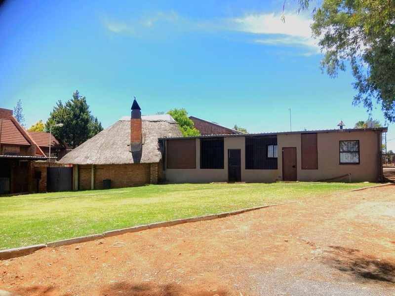 Prime Investment Property with Multiple Income Streams – Kuruman - Photo 2
