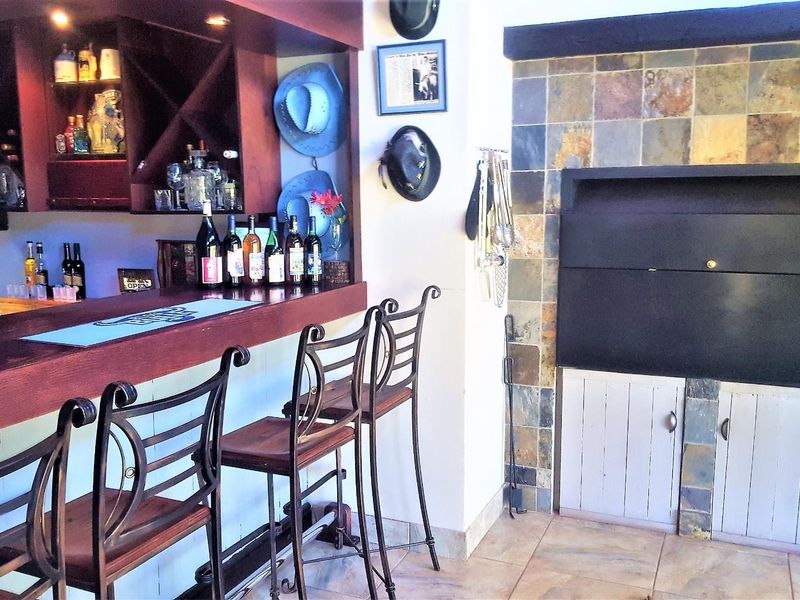 Exceptional 5-Star Guesthouse & Spa for Sale on the Kalahari Golf & Jag Landgoed - Photo 2