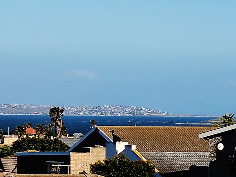Charming 3-Bedroom Dual-Living Home with Distant Sea Views – Saldanha Bay - Photo 2