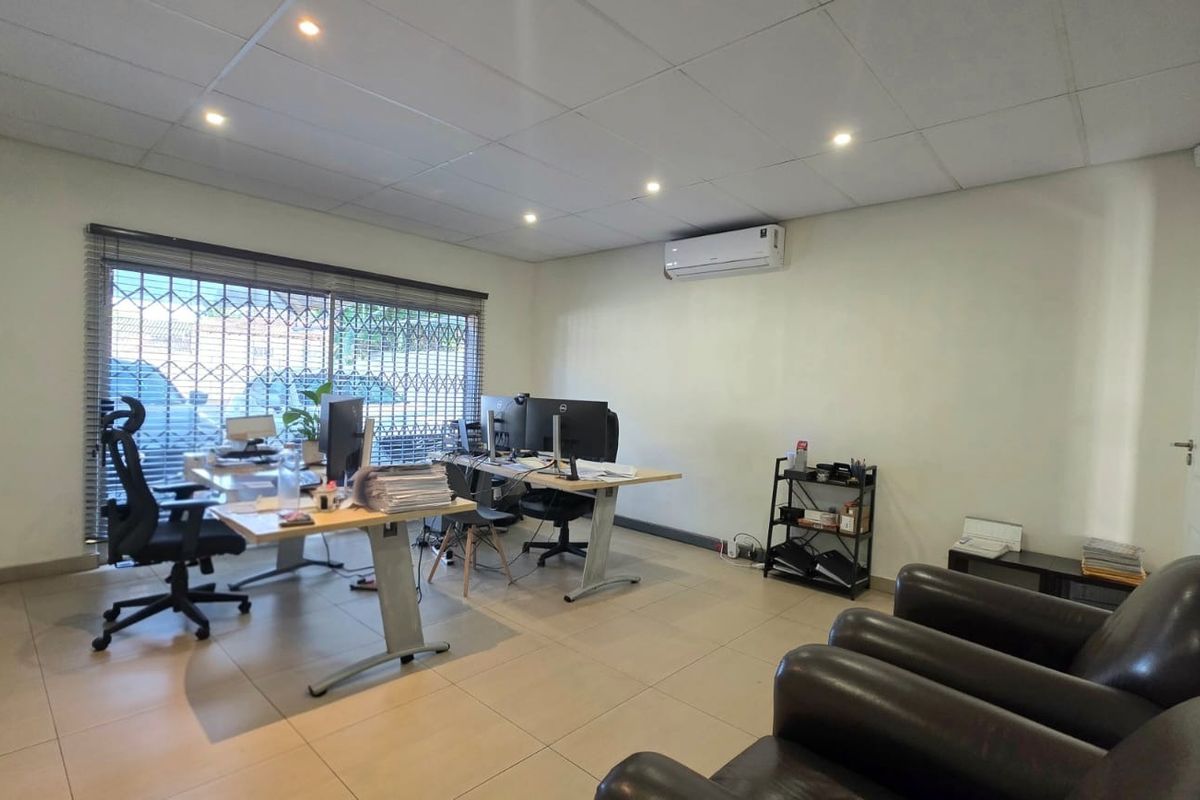 OFFICE SPACE of 87m2 TO LET IN A BUSINESS LOCATION!!! Available  1 October 2026. - Photo 4