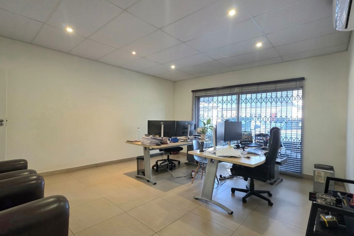 OFFICE SPACE of 87m2 TO LET IN A BUSINESS LOCATION!!! Available  1 October 2026. - Photo 2