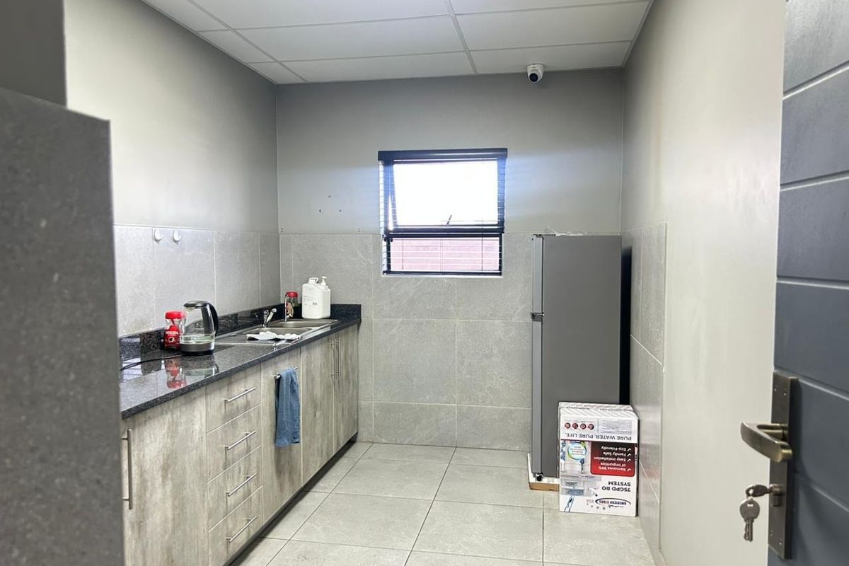 Prime Industrial Warehouse & Office Space To Let / For Sale - Photo 4