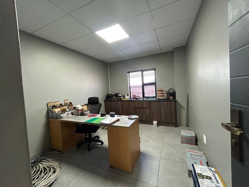 Prime Industrial Warehouse & Office Space To Let / For Sale - Photo 6