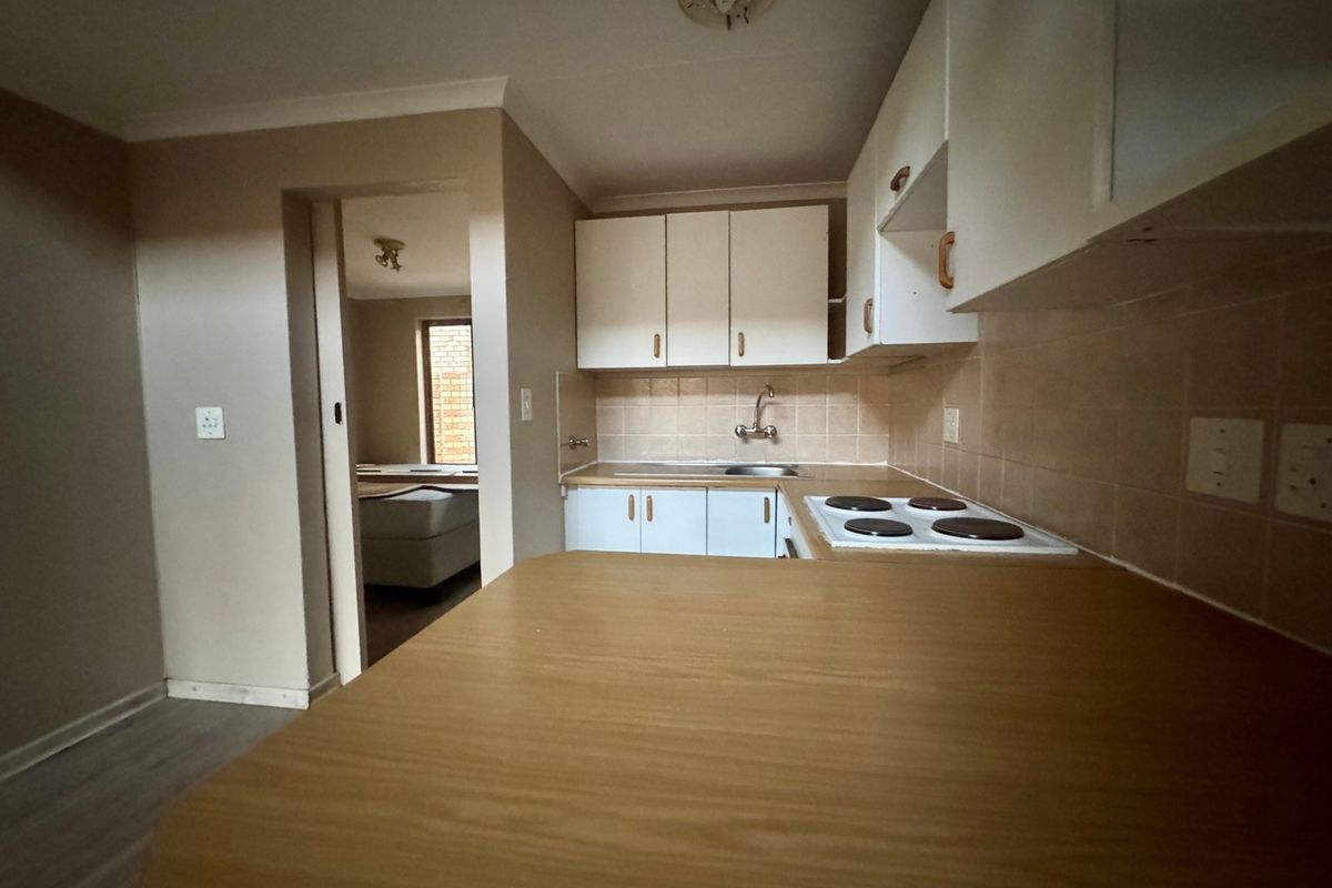 2-Bedroom Townhouse to Rent in Secure Eldo Glen Estate - Photo 5