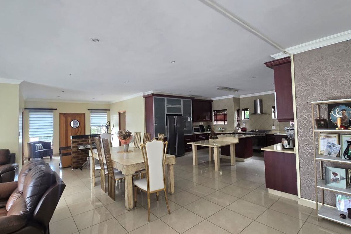 Expansive Fixer-Upper with Luxurious Potential | Blue Valley Golf Estate - Photo 4