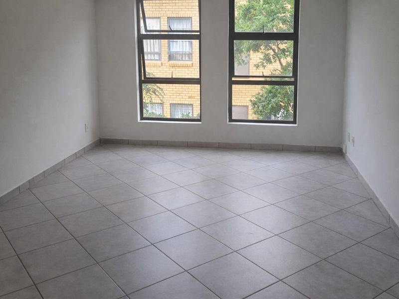 2-Bedroom, 2-Bathroom Apartment – Fairways, Summerfields Estate, Kosmosdal - Photo 5
