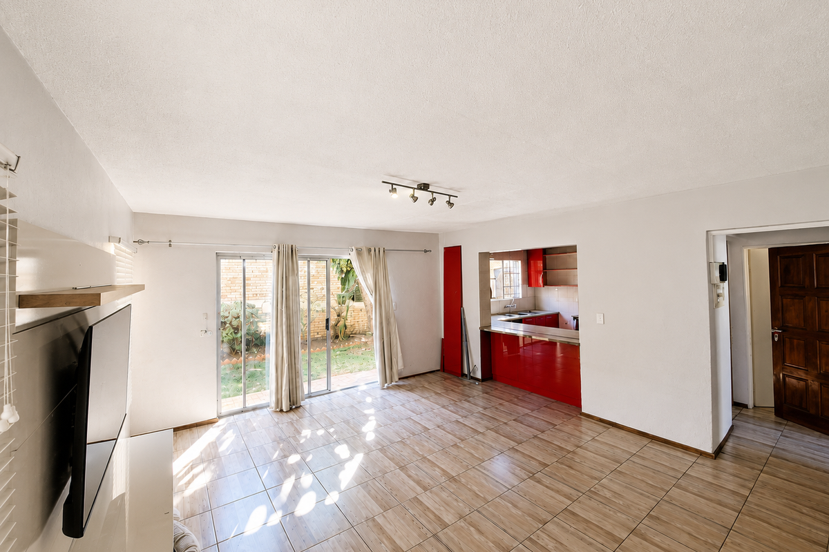 3-Bedroom Duplex in Heuwelsig Estate - Photo 5