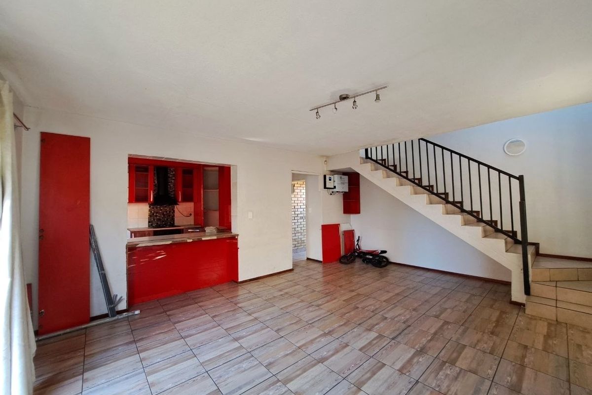3-Bedroom Duplex in Heuwelsig Estate - Photo 4