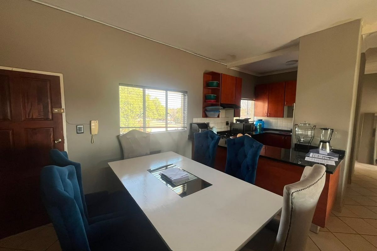Spacious 2-Bedroom Loft Apartment with Balcony & Braai Area - Photo 3