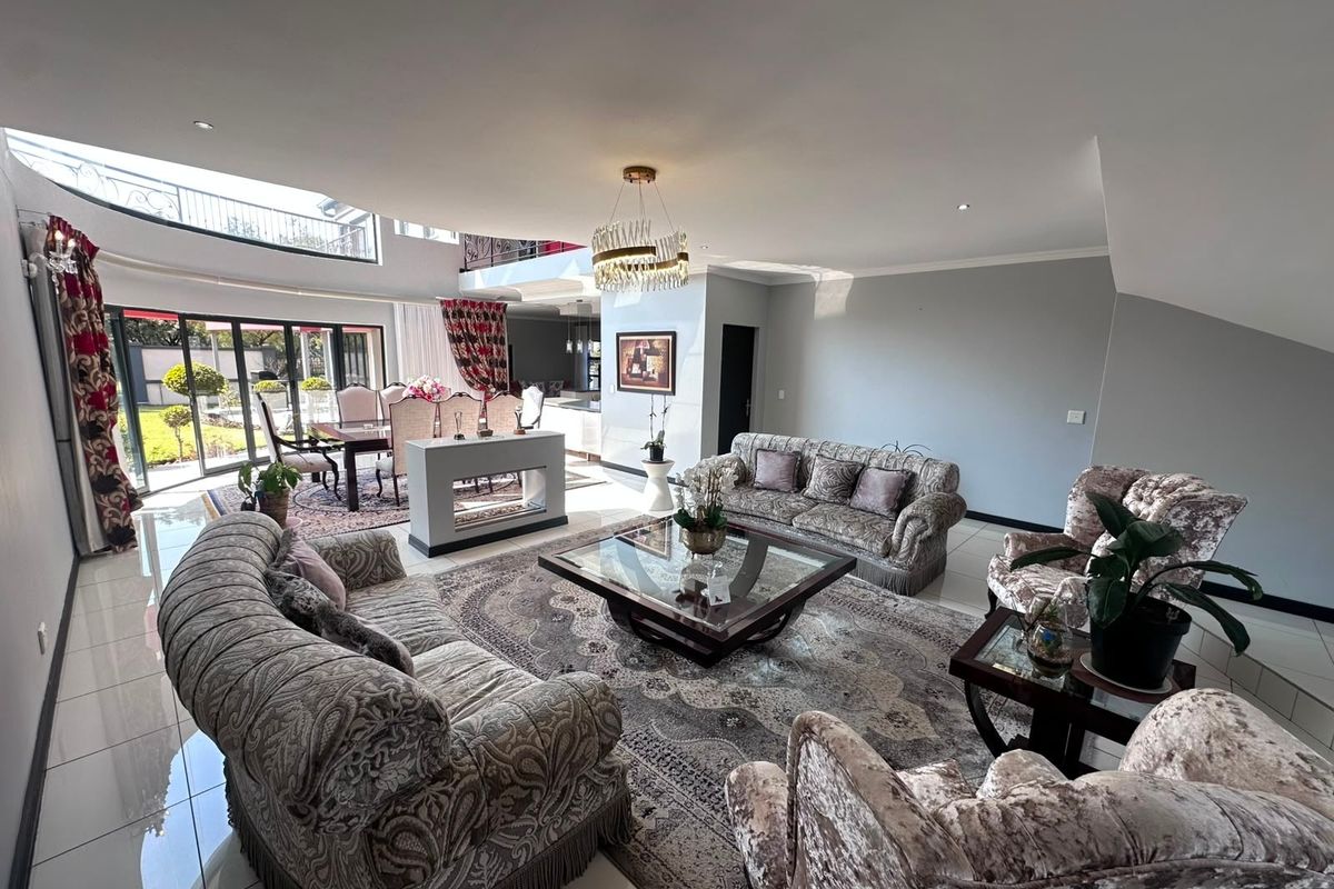 An exceptional Midlands Estate residence - Photo 5