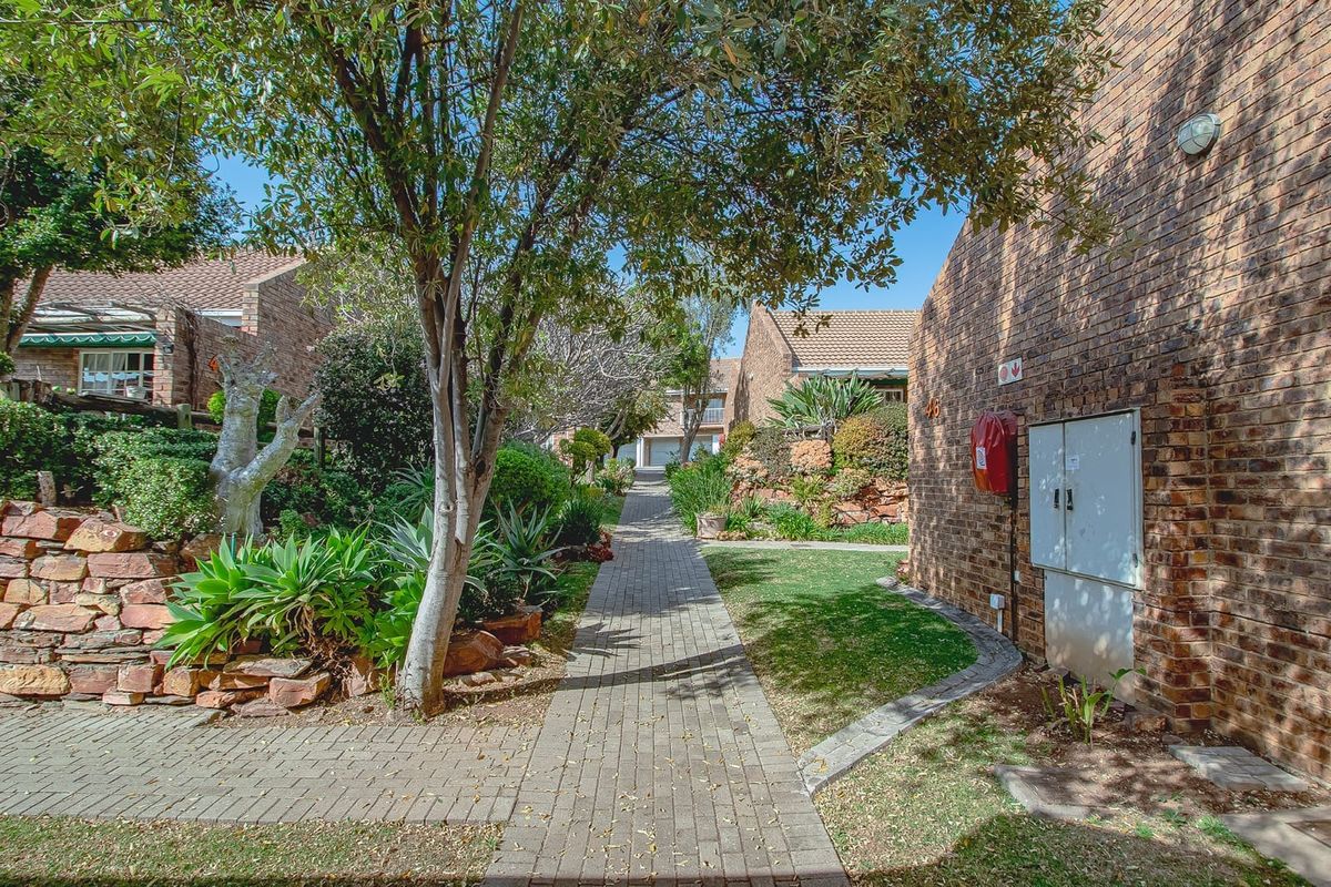 Peaceful 2-Bedroom Life Rights Townhouse | 50 Years and Older - Photo 5