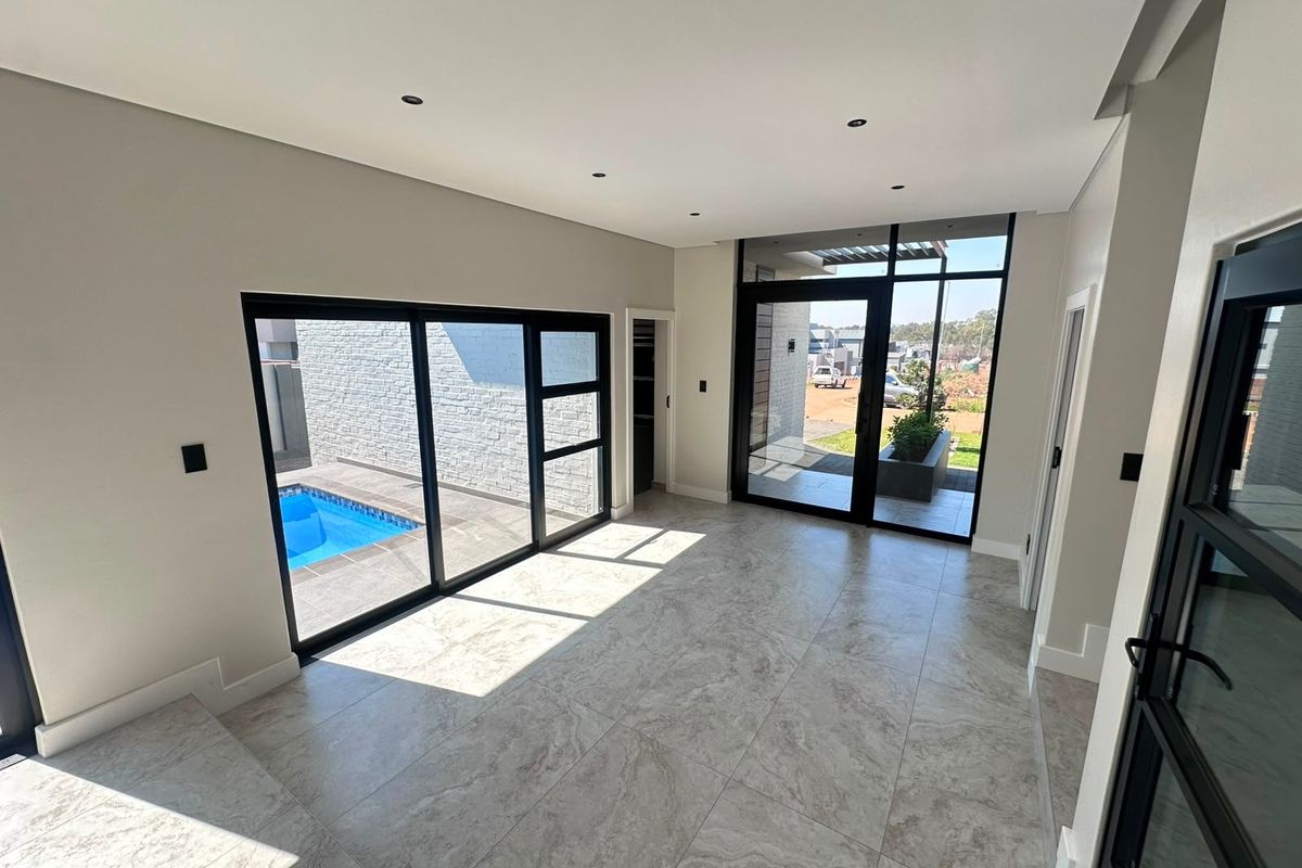 Brand-New Luxury Family Home Designed for Modern Living - Photo 3
