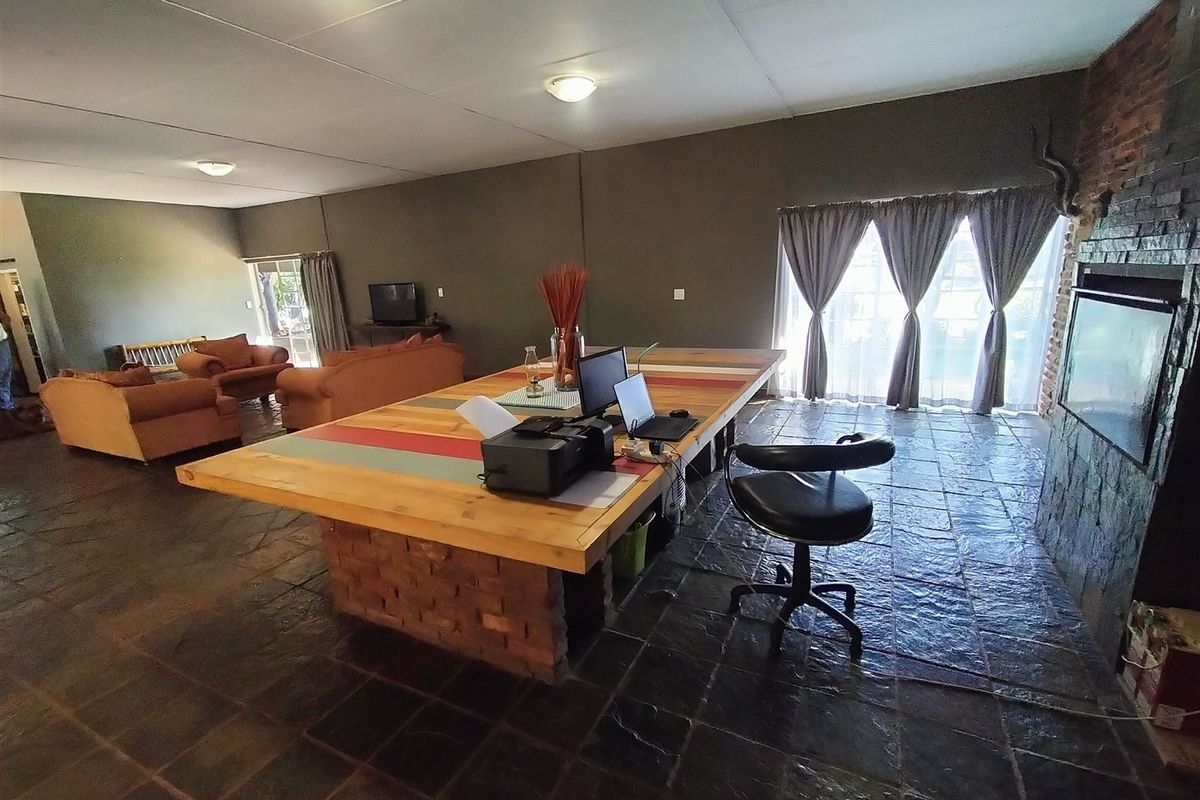 Tranquility , ample space and lots of possibilities. - Photo 4