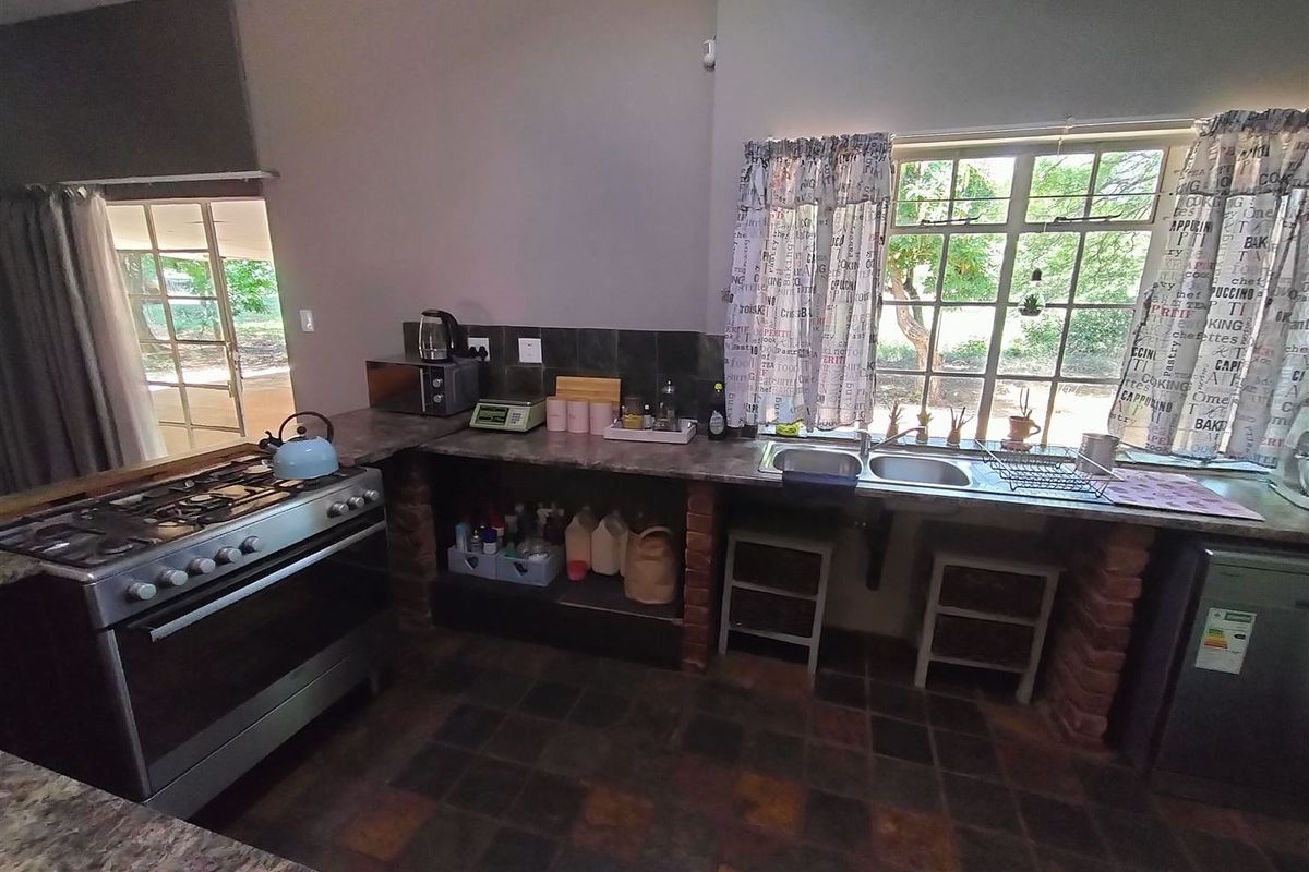 Tranquility , ample space and lots of possibilities. - Photo 5