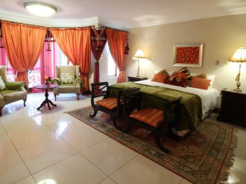 Multi-Level House in Florauna - An Entertainer's Dream! - Photo 2