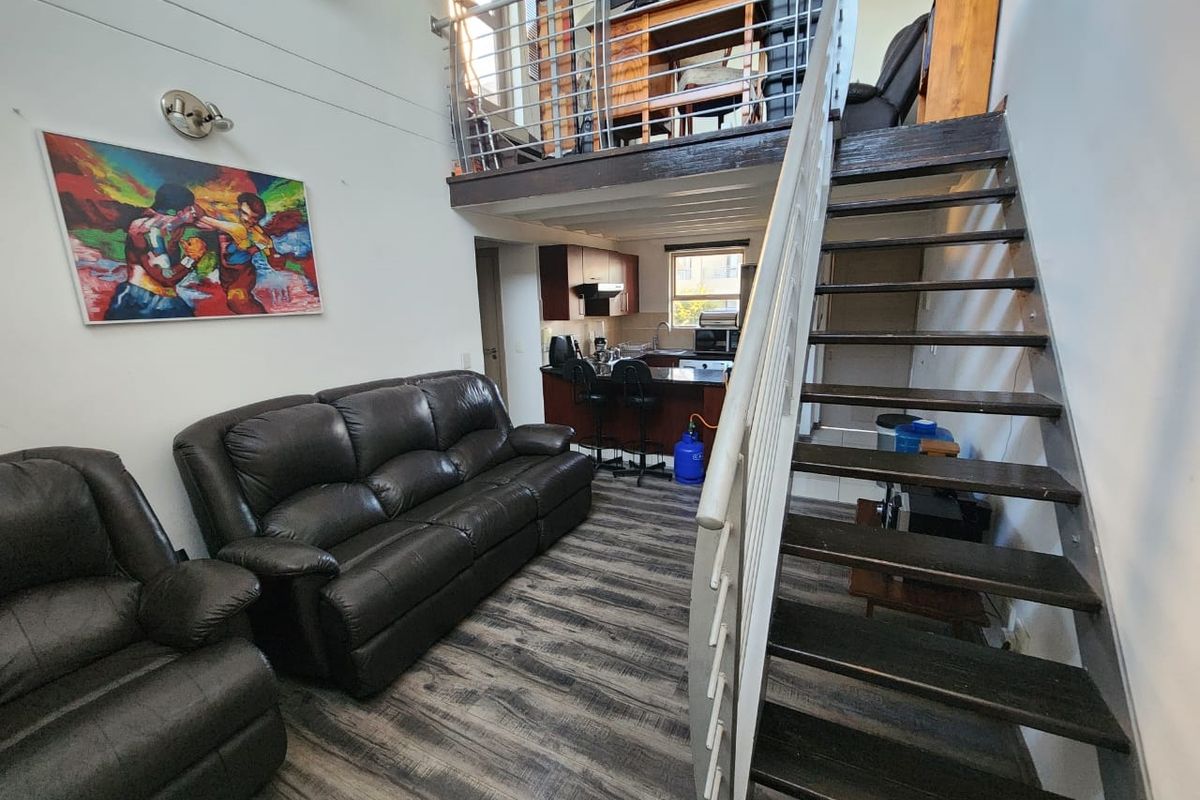 Great First time buy Loft save on Transfer Duty - Photo 5