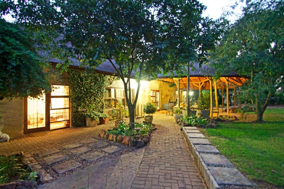 Prime Property offering great opportunity in Lanseria. - Photo 2