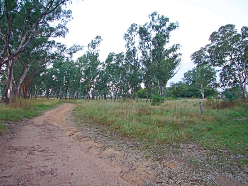 Prime Property offering great opportunity in Lanseria. - Photo 8