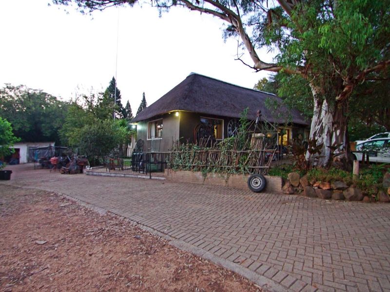 Prime Property offering great opportunity in Lanseria. - Photo 5