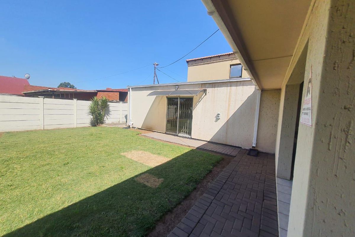 COMMERCIAL PROPERTY FOR A GIVE AWAY PRICE IN CE ...VERY CLOSE TO CBD - Photo 3