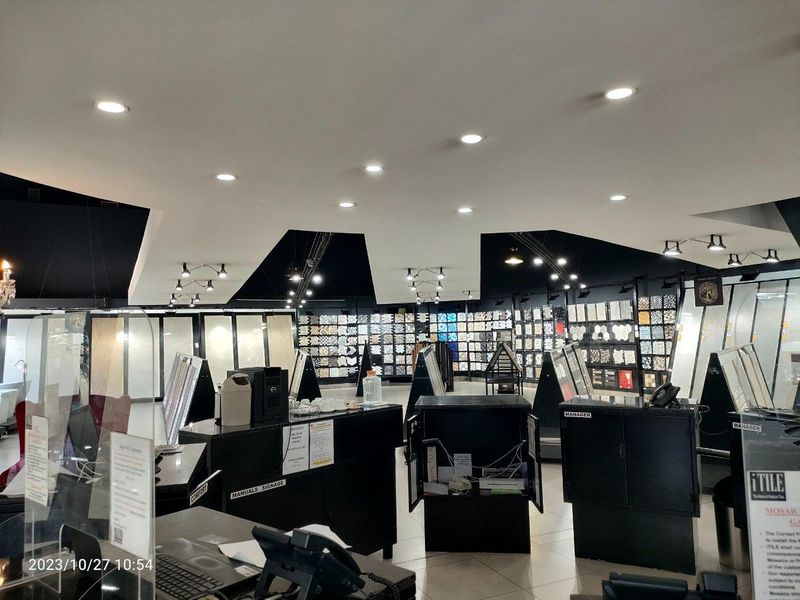 936m2 warehouse  - FOR SALE - Photo 4