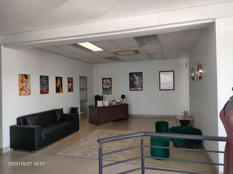 936m2 warehouse  - FOR SALE - Photo 6