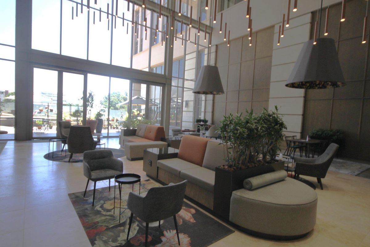 Office space to let in Rosebank - Photo 4