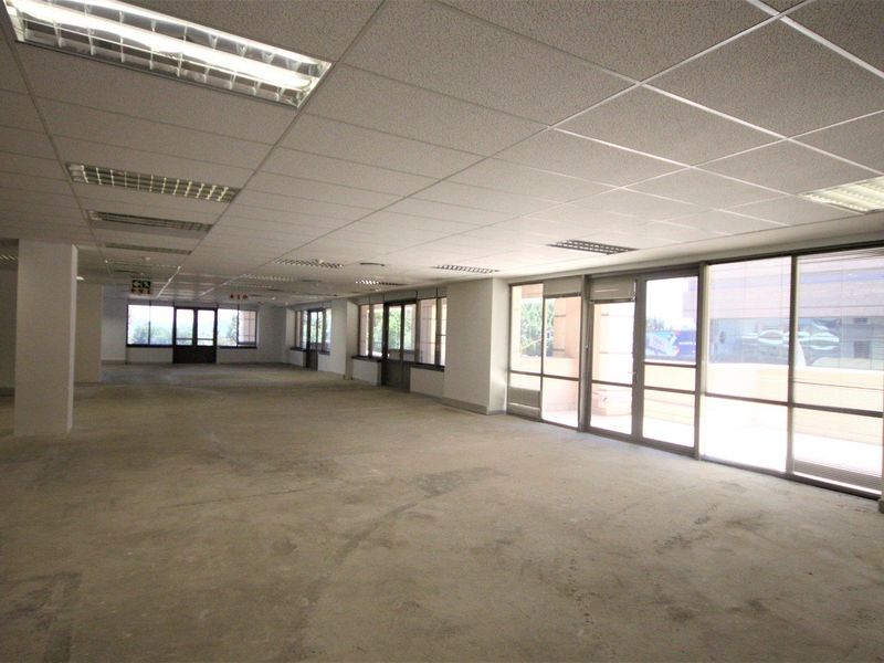 Office space to let in Rosebank - Photo 6