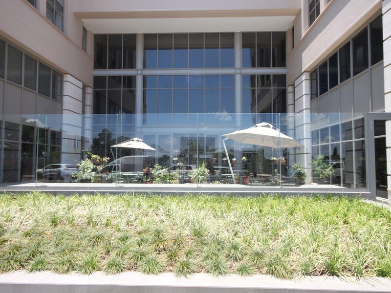 Office space to let in Rosebank - Photo 2