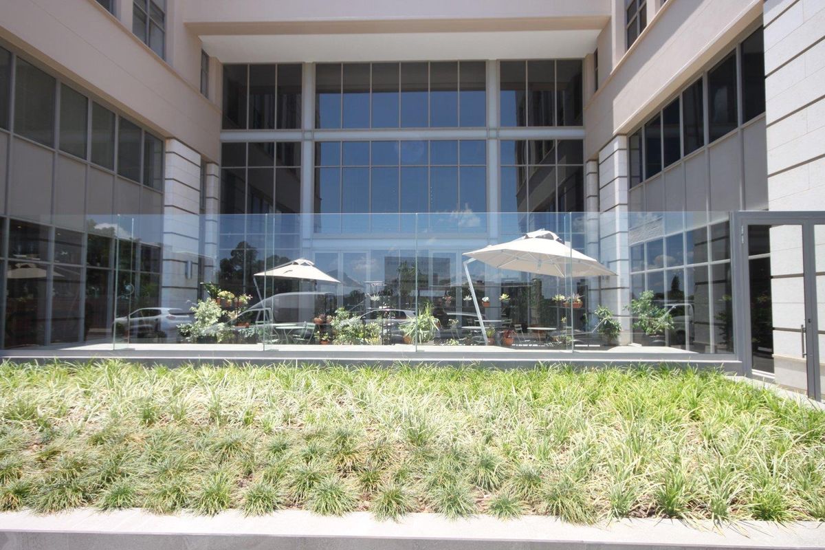 Office space to let in Rosebank - Photo 2
