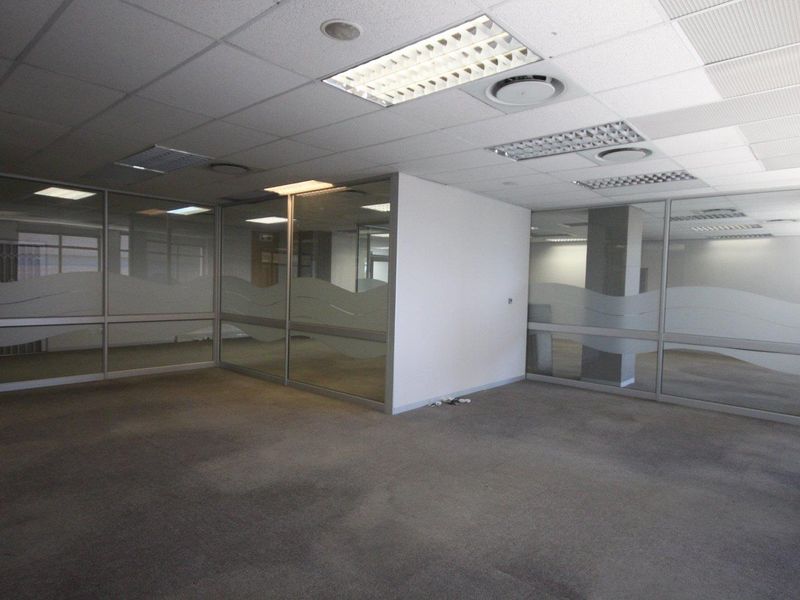 Office space to let in Rosebank - Photo 10