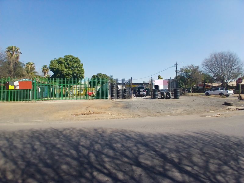 Corner Opportunity - Photo 2