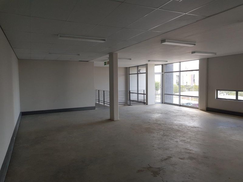 1287m2 warehouse -To Let - Photo 7