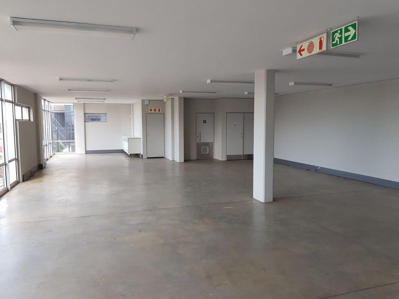 1287m2 warehouse -To Let - Photo 3