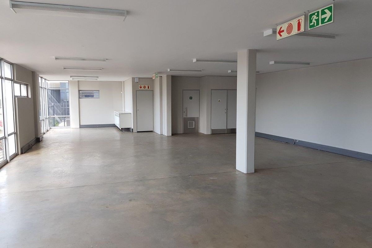 1287m2 warehouse -To Let - Photo 3