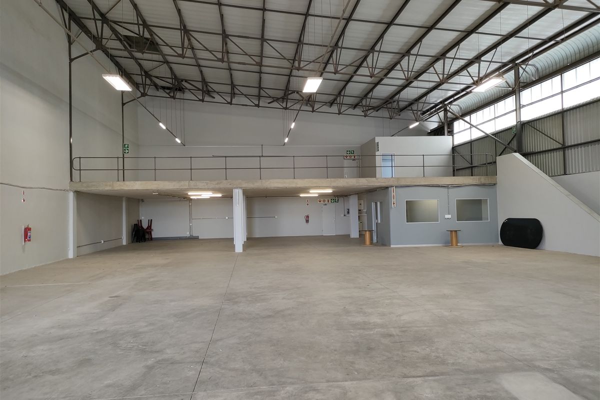 1287m2 warehouse -To Let - Photo 4