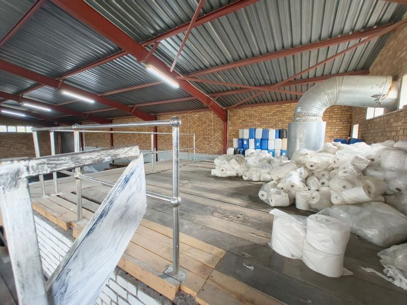 Commercial building for sale in Trichardt, great location. - Photo 4