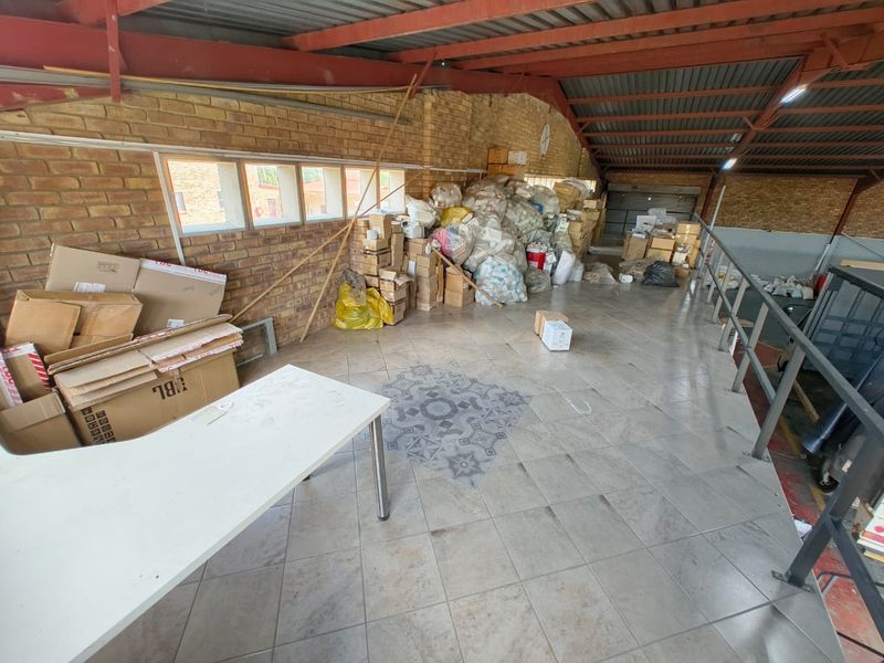 Commercial building for sale in Trichardt, great location. - Photo 8