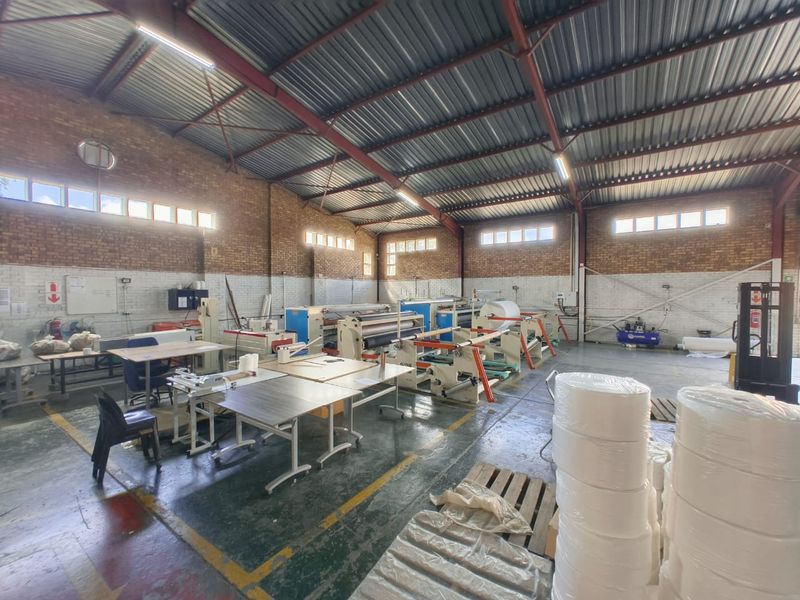 Commercial building for sale in Trichardt, great location. - Photo 3