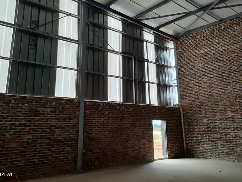 1300m2 To Let or FOR SALE - Photo 6