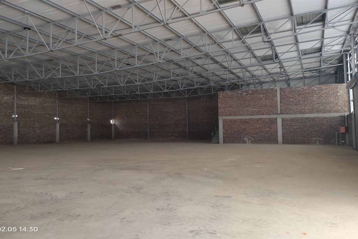 1300m2 To Let or FOR SALE - Photo 5