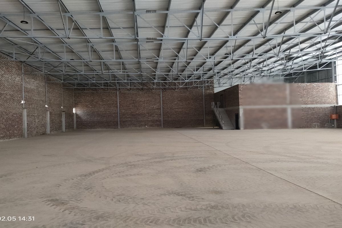 1300m2 To Let or FOR SALE - Photo 4