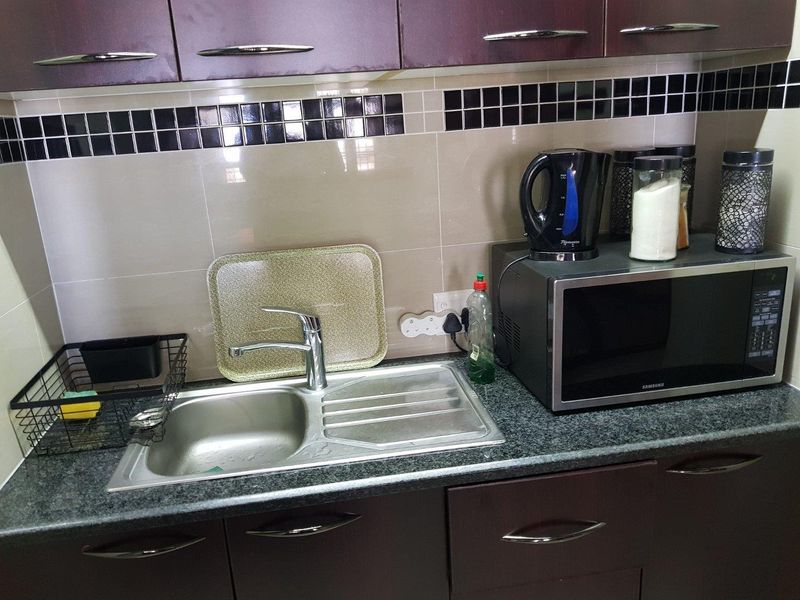 1300m2 warehouse To Let or FOR SALE - Photo 10