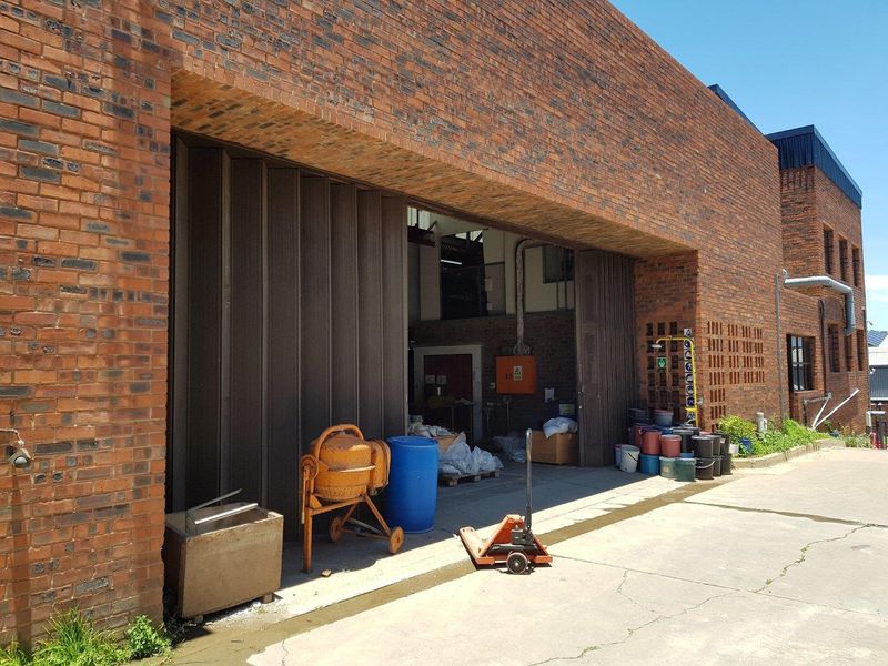 1300m2 warehouse To Let or FOR SALE - Photo 4