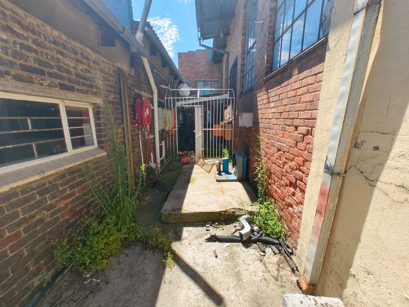 Versatile Commercial Investment Opportunity in Prime Evander Location - Photo 4