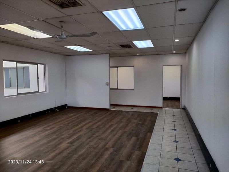 Upmarket 360m2 Mini warehouse - TO LET in NORTHLANDS BUSINESS PARK - Photo 6
