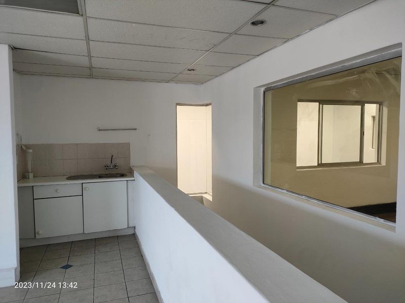 Upmarket 360m2 Mini warehouse - TO LET in NORTHLANDS BUSINESS PARK - Photo 3