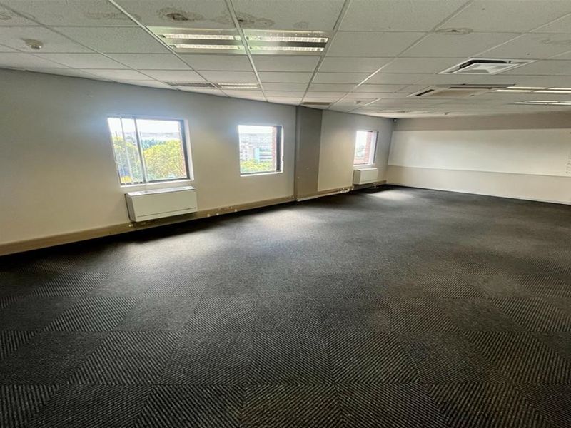 Office space to let - Photo 10
