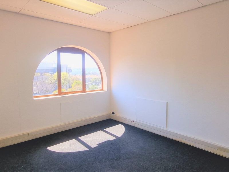 Office space available to let in 5 Mellis Road - Photo 10